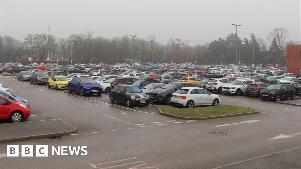 Dewsbury, Pontefract and Pinderfields hospital car park charges to ...