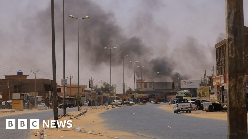 Sudan: Eyewitness video shows gunfire and residents taking cover