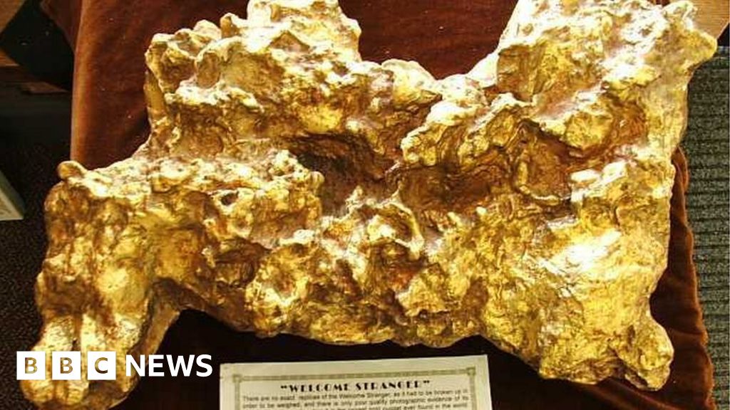 Welcome Stranger: World's largest gold nugget remembered - BBC News