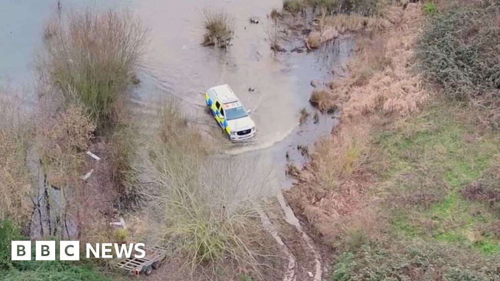 Bedford Police track stolen pickup truck hidden in flooded field Bedford Police track stolen pickup truck hidden in flooded field