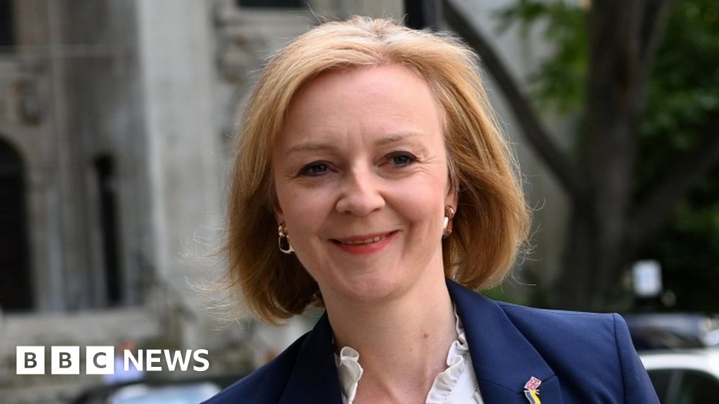Tory leadership: Liz Truss promises new offence of street harassment photograph