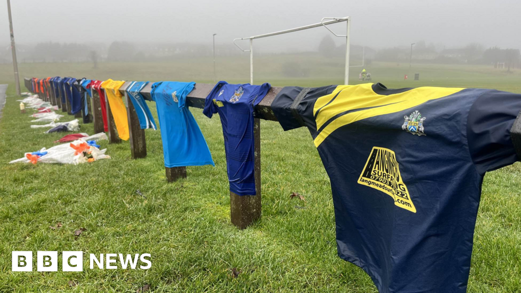 Coedely: Rugby club remembers crash victims at match 