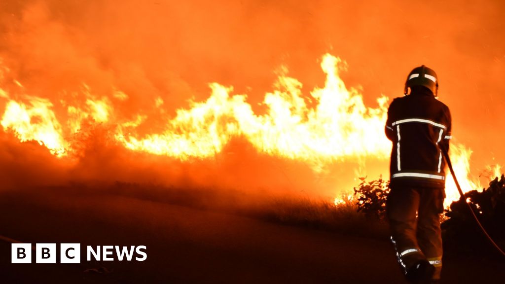 UK wildfires: Firefighters on tackling flames moving faster than you can run