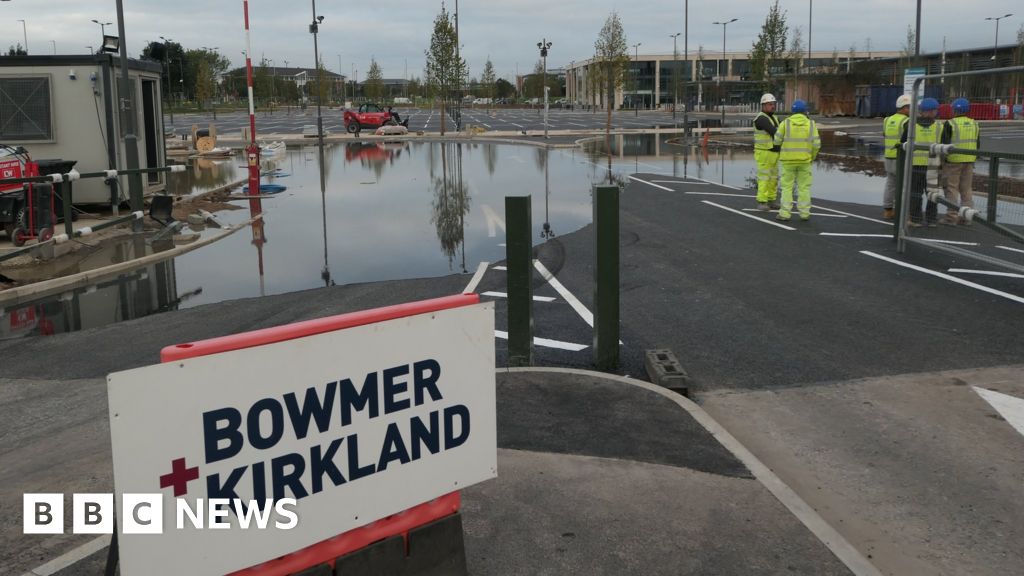 Leicester burst water pipe causes flooding and closes ...