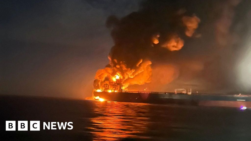 أوكرانيا تضرب ناقلات نفط في البحر الأسود — تصعيد جديد ضد روسيا