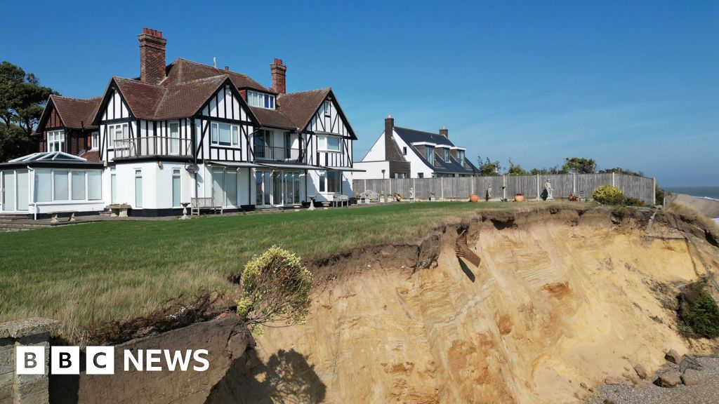Suffolk Thorpeness House Demolished Over Coastal Erosion Safety