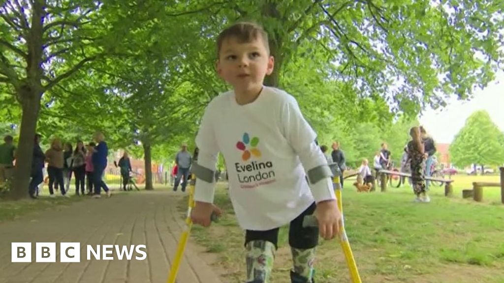 Amputee schoolboy Tony Hudgell raises £320,000 for NHS