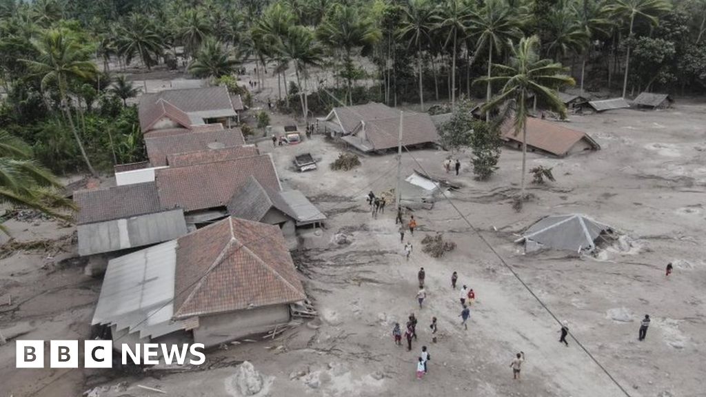 Indonesia volcano: Toll rises after Mount Semeru buries villages