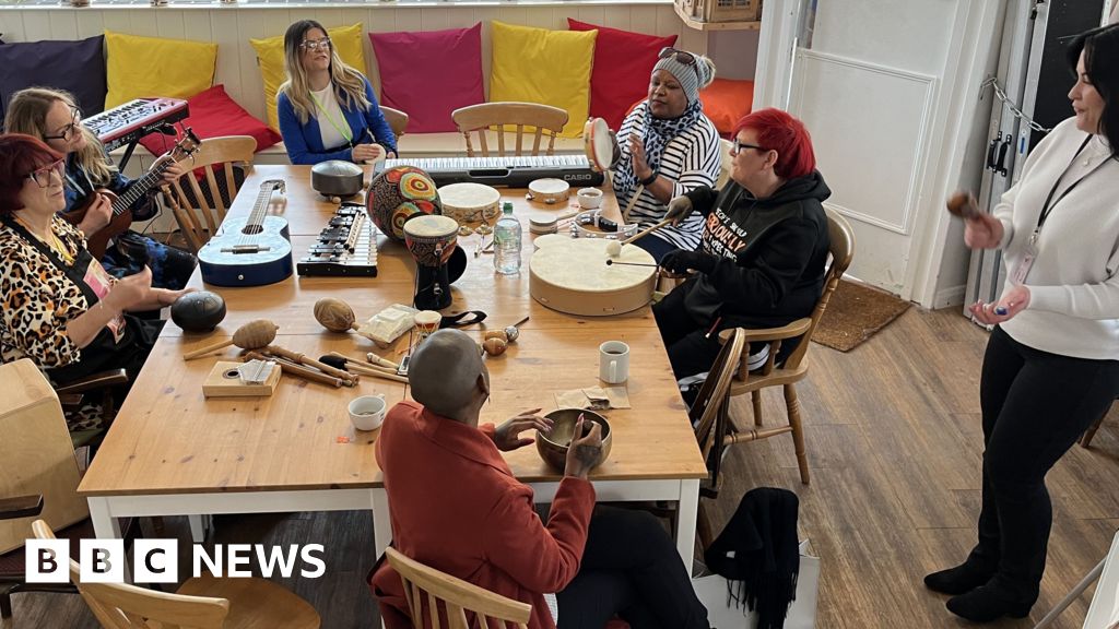 Domestic abuse: Music therapy cafe helps survivors heal