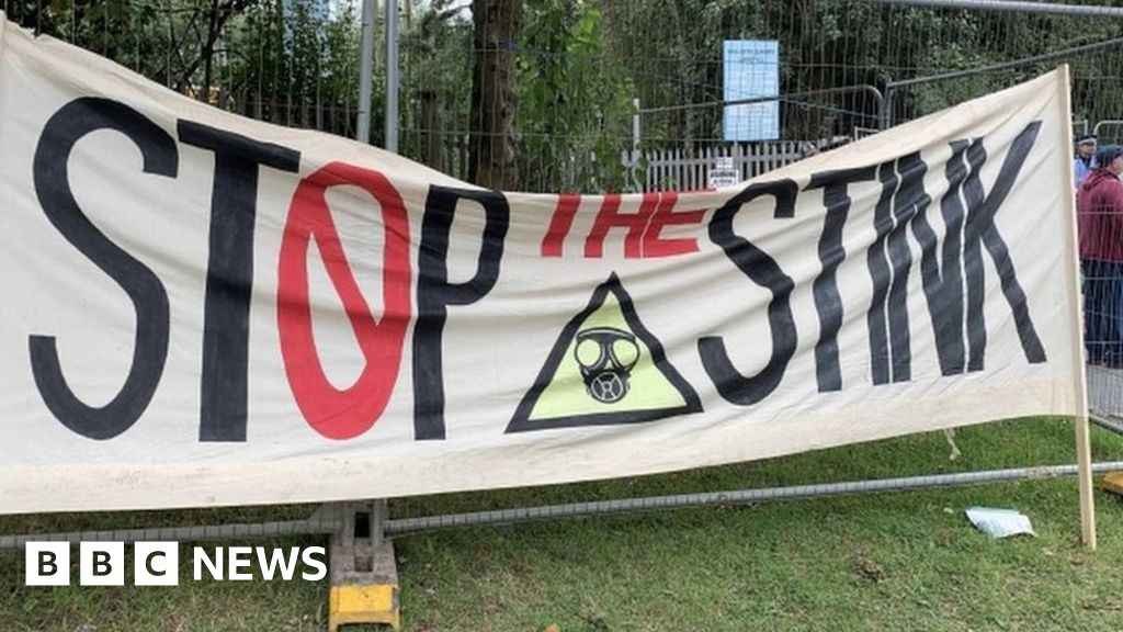 Walleys Quarry: 'Progress made' at noxious smell landfill site - BBC News