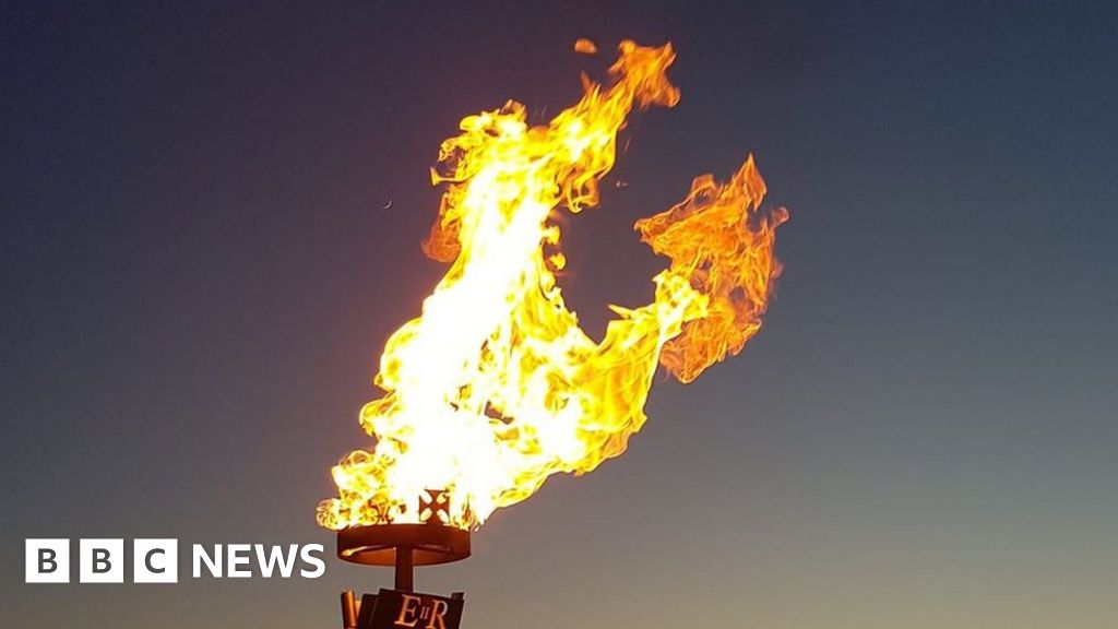 Platinum Jubilee Beacons lit across Devon and Cornwall BBC News