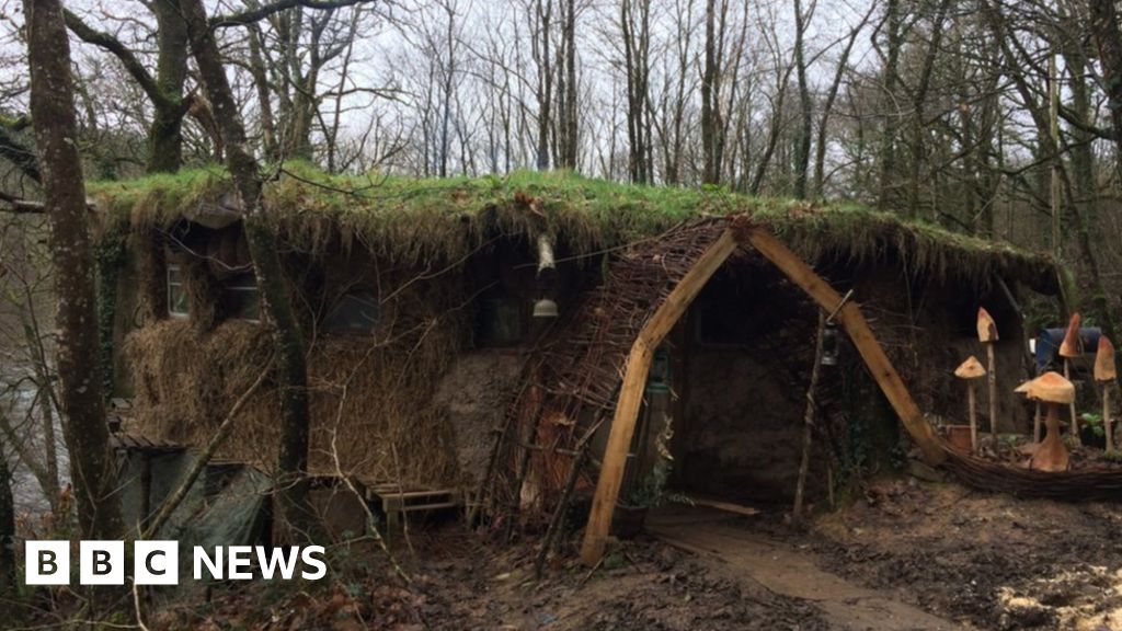 Devon Couple Quit Mud Hut Home For Ireland c News