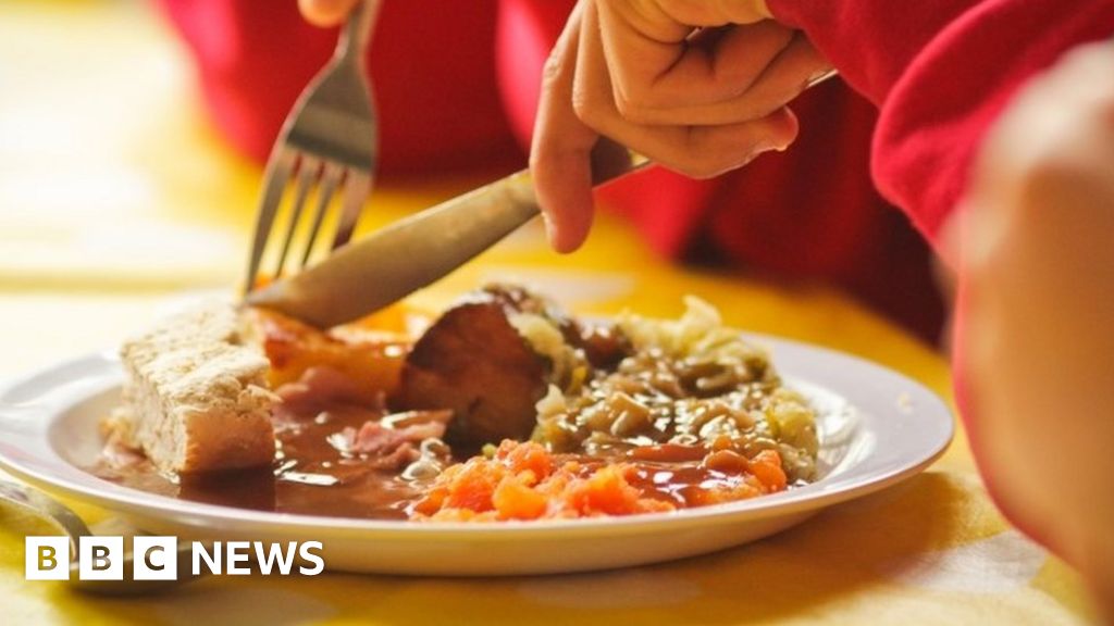 Vulnerable Lancashire families sent 'faulty' food voucher codes - BBC News