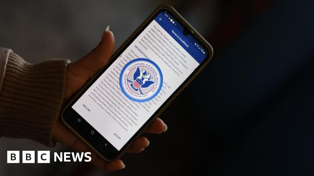 US unveils new app for 'self-deportations'