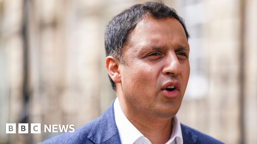 Reform candidate defends 'racist' Sarwar advert