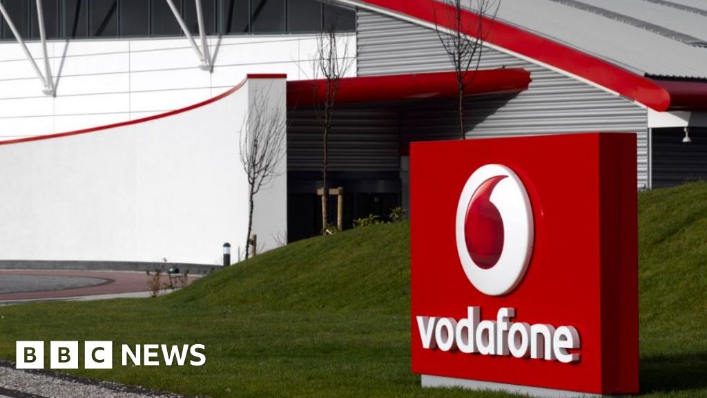 Vodafone staff in Glasgow told to move or face redundancy - BBC News