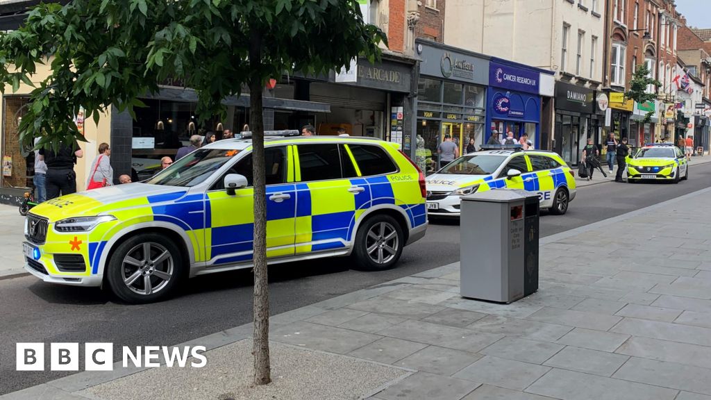 Man arrested after e-scooter hits pedestrian on Bedford High Street