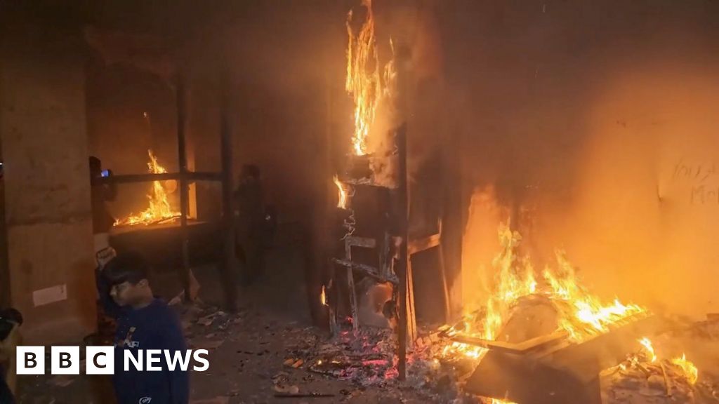 Protesters torch ex-Bangladesh PM’s home