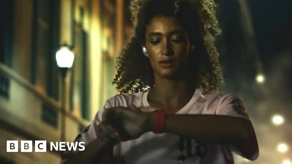 Samsung apologises for advert showing woman running alone at 2am