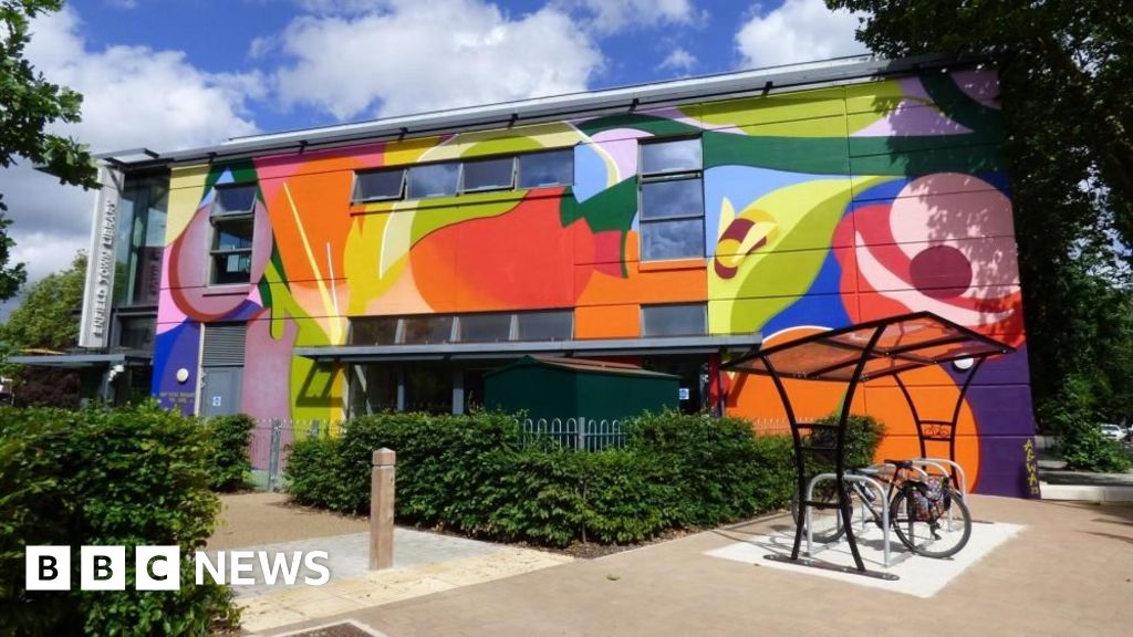 Town library mural to stay despite objections