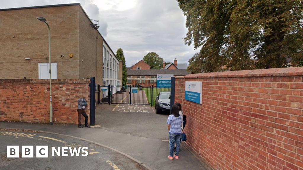 Loughborough Amherst School mengutip peralihan PPN dalam rencana penutupan