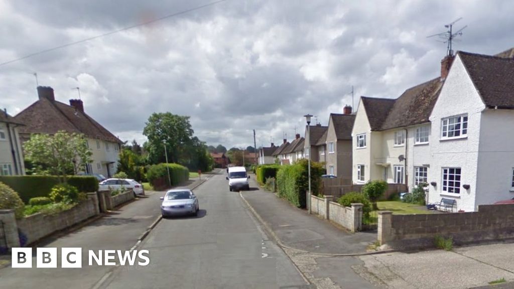 Pangbourne home targeted by armed raiders demanding cash BBC News