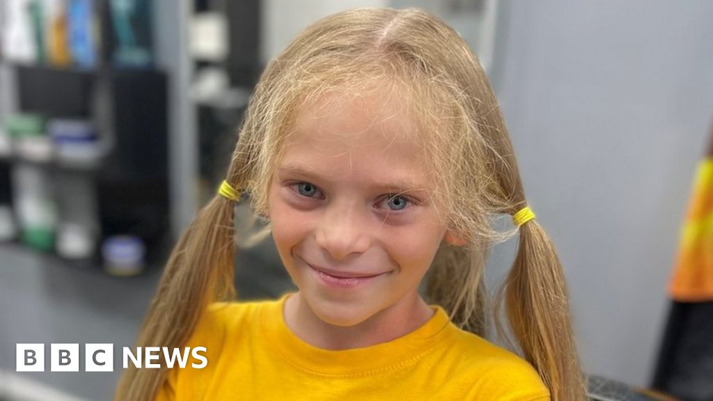 Essex boy, 9, has first haircut and donates locks for children's wigs - BBC  News