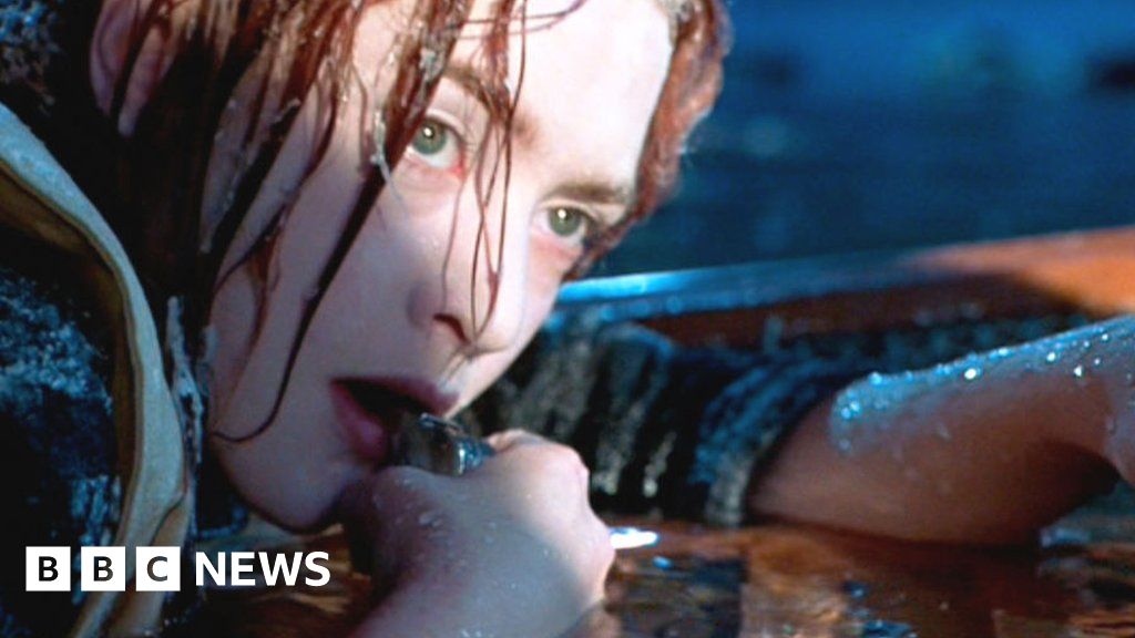 Titanic prop that sparked debate sells for $718k