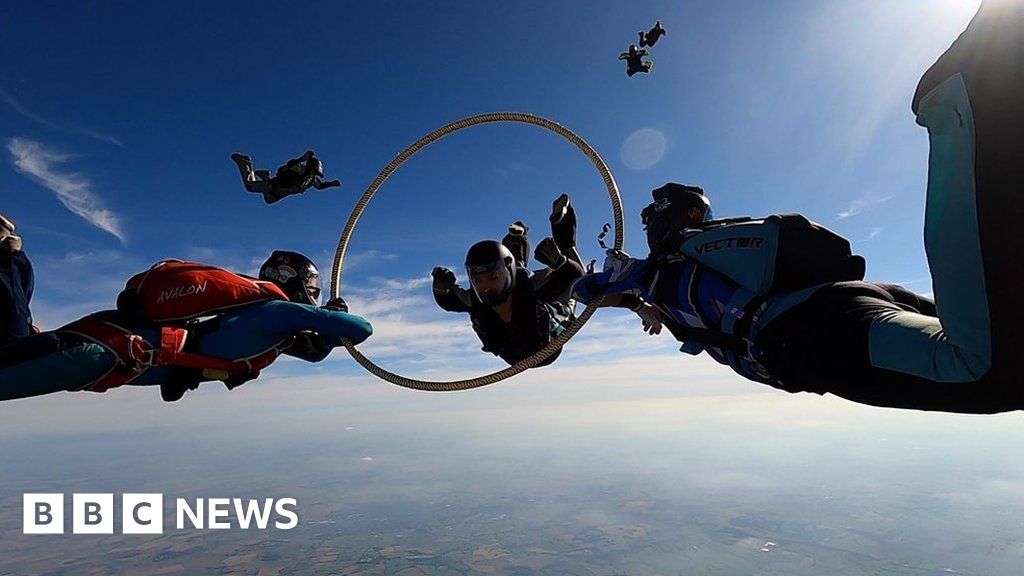 Skydiving Centre Celebrates Year Of New British Records - Bbc News