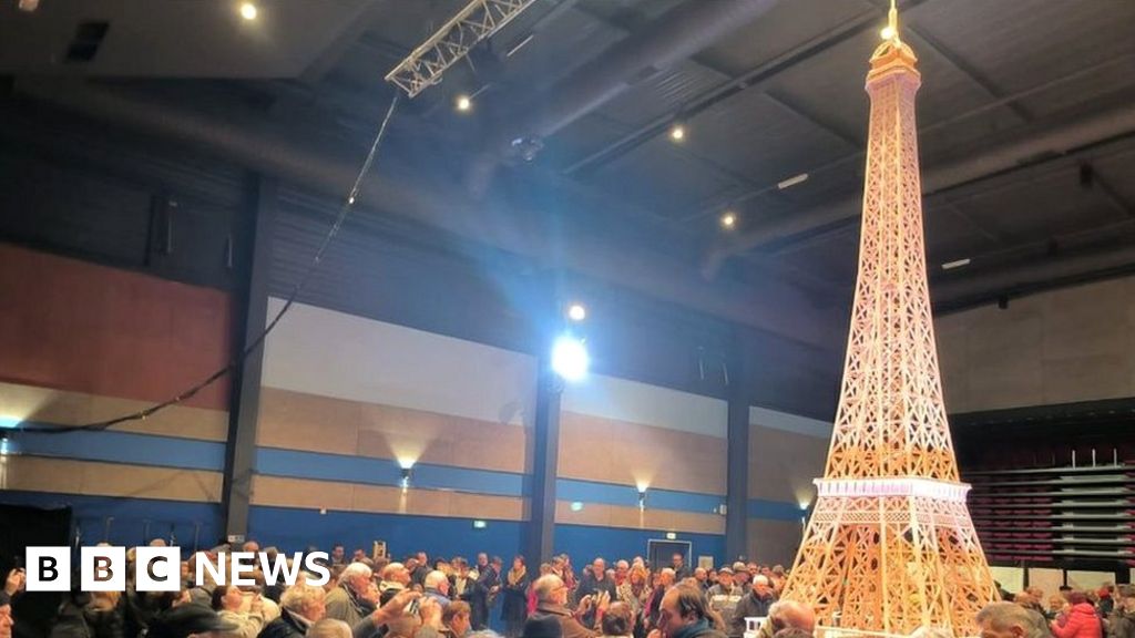 The standard display of a French matchstick in the Eiffel Tower was disqualified due to faulty matches