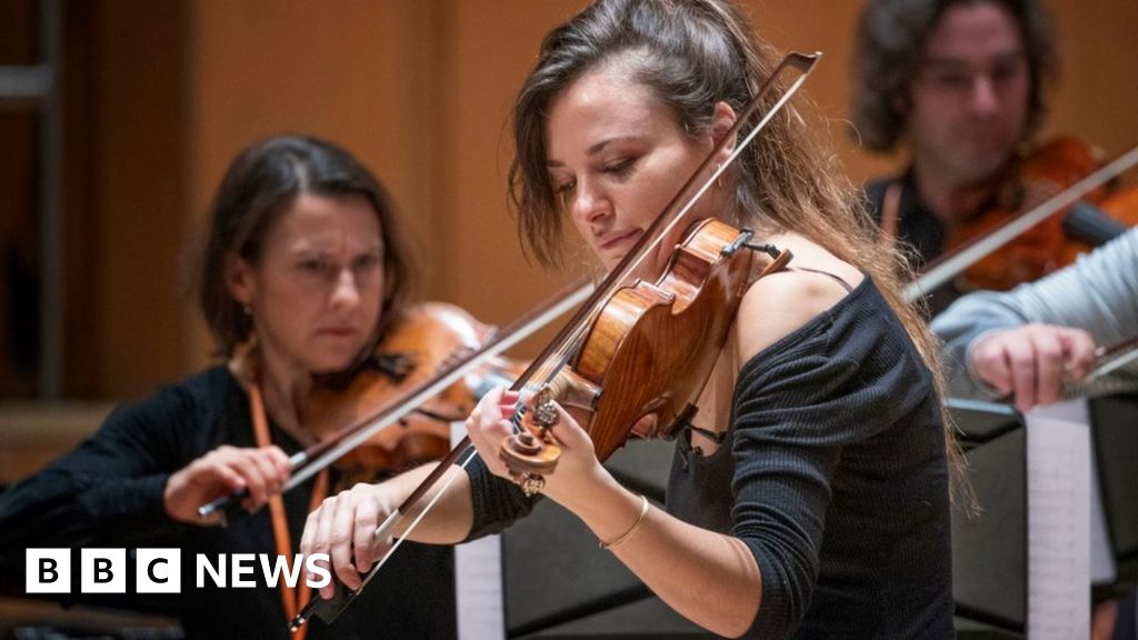 Coronavirus: a violinist Benedetti offers free online music lessons