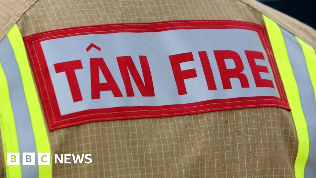 Family of 10 taken to hospital after fire near Llandeilo BBC News
