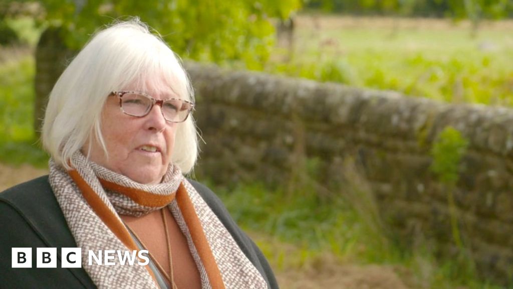 'We missed out on furlough by a day' - BBC News
