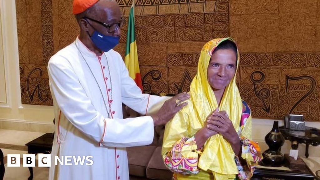 Colombian nun kidnapped in Mali in 2017 is freed – BBC News
