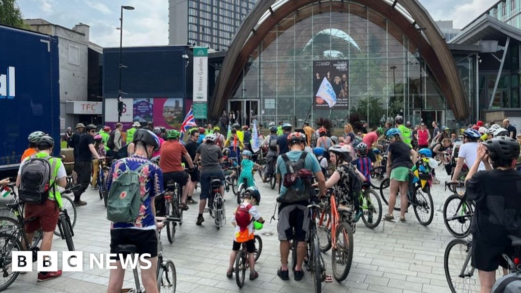 Children lead bike ride in call for safer roads in Sheffield - BBC News