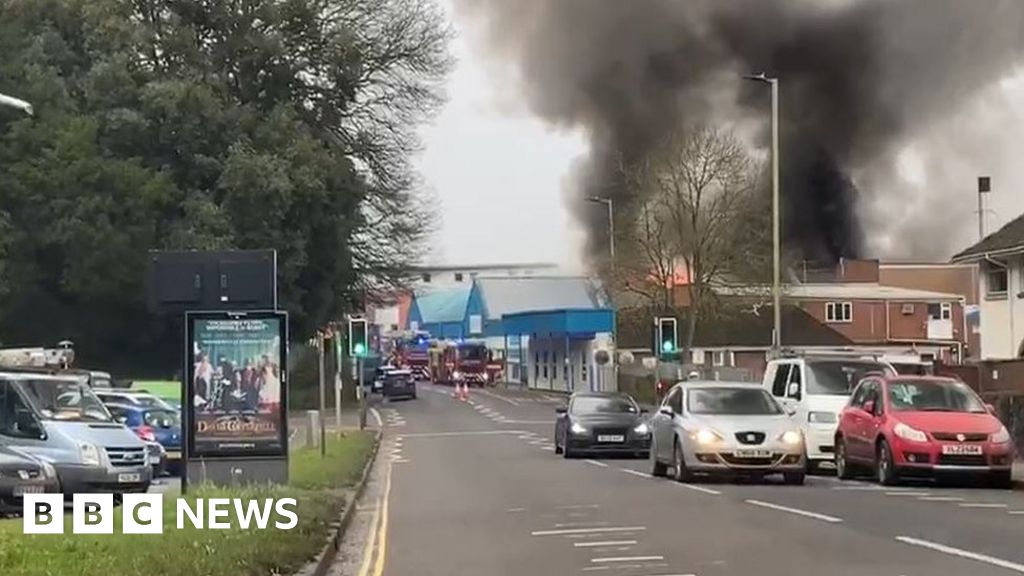 Major incident declared over Johnsons the Cleaners fire in Exeter BBC