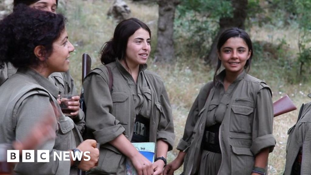 The Kurdish And Yazidi Women Taking Up Arms Against Is Bbc News 1436