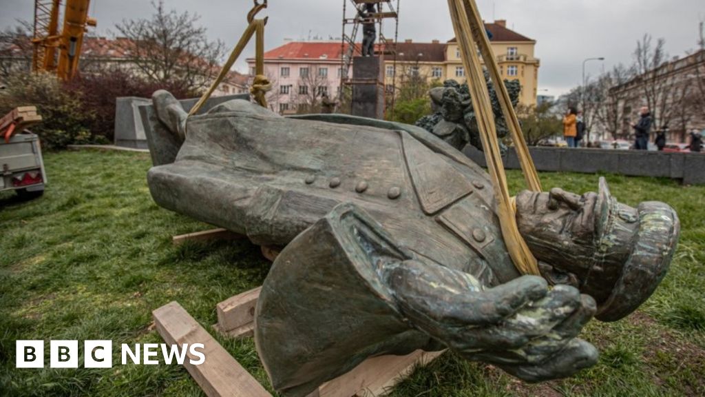 Czechs expel two Russian diplomats over hoax poison plot