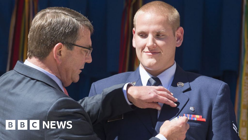 Spencer Stone: France Train Attack Hero Stabbed In US - BBC News