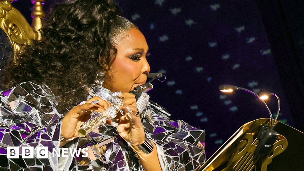 Lizzo thanks 'flute king' Sir James Galway for Met Gala duet News