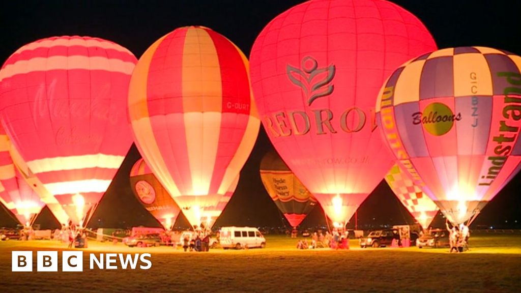 Rain grounds York's first balloon festival BBC News