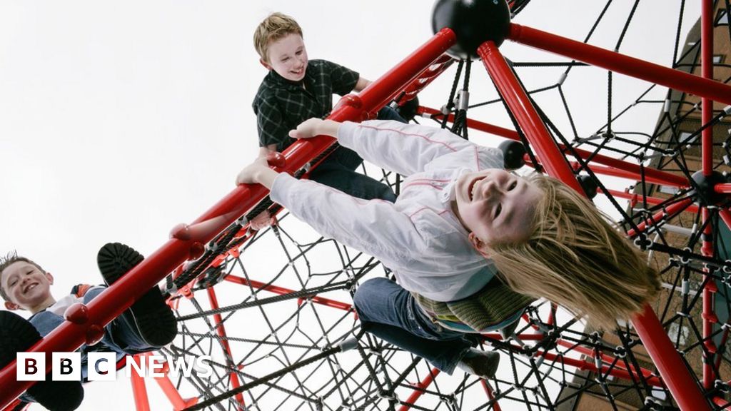 Parents Tips For Childcare Costs In The Summer Holidays BBC News parents-tips-for-childcare-costs-in-the-summer-holidays-bbc-news