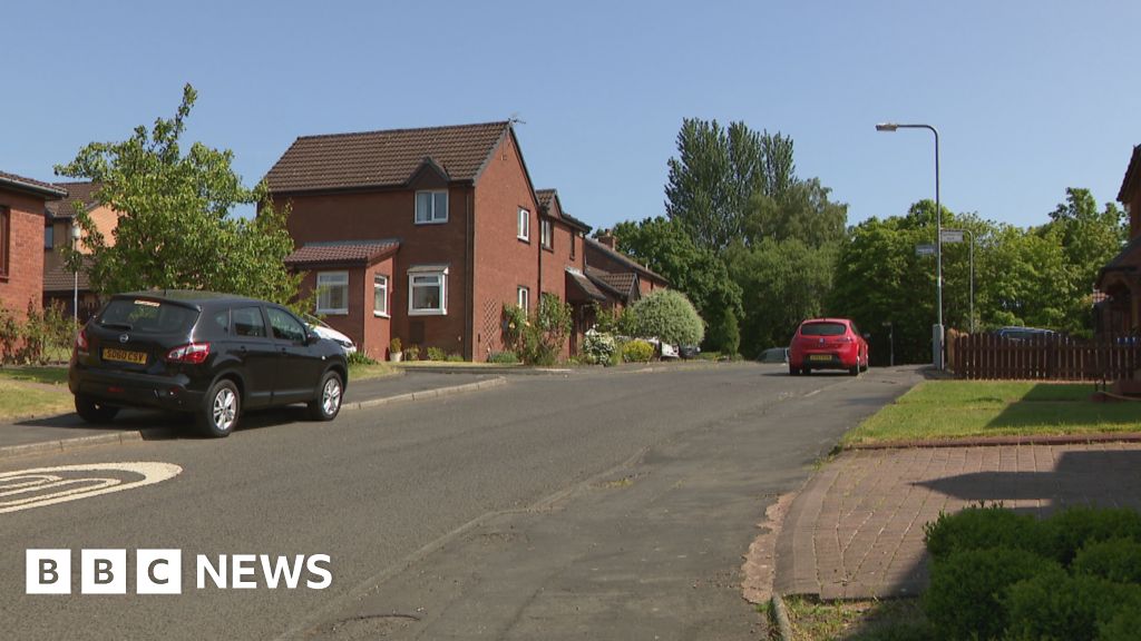 Pensioner dies after being hit by car in Glasgow BBC News