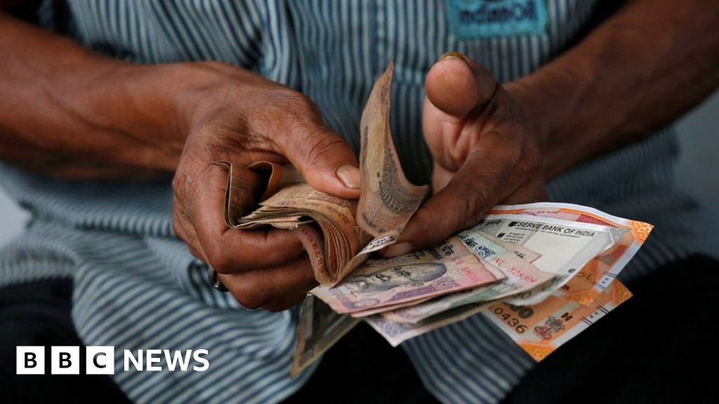 Why countries print money their borders - BBC News