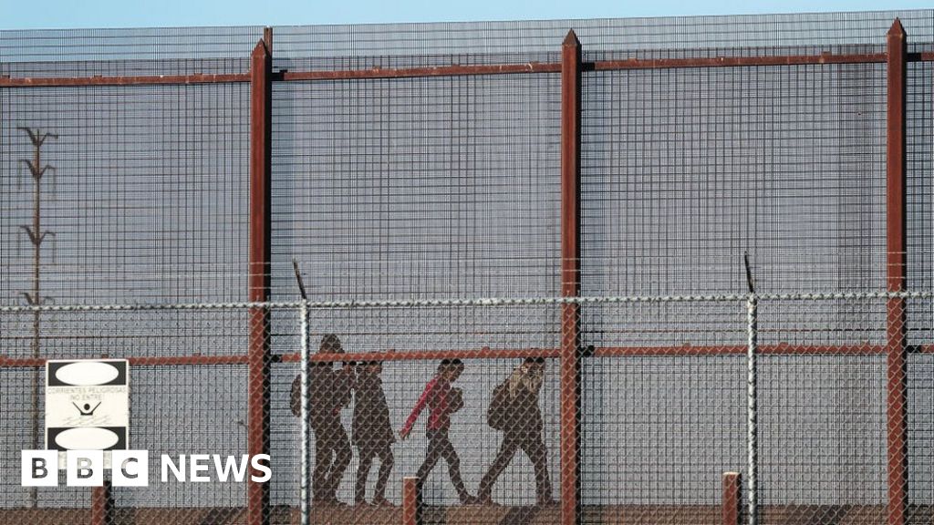 US-Mexico border: Pregnant woman from Guatemala dies after fall from wall