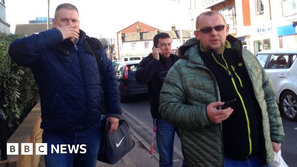 Harwich immigrants: Polish lorry drivers admit immigration offence ...