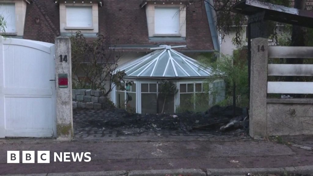 Paris riots: Suburban mayor's wife hurt as rioters attack their home