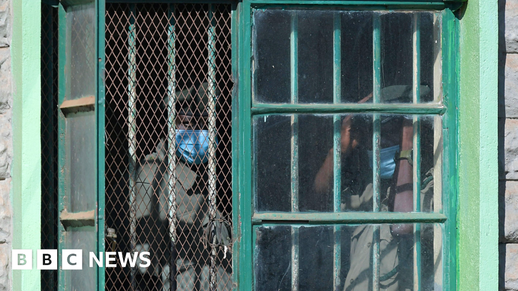 Kenyan Muslim cleric refuses to leave jail after acquittal