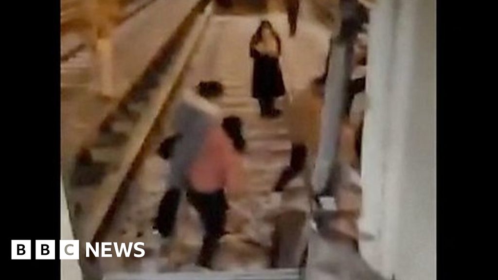 Watch: Chaos after Beijing subway carriages detach