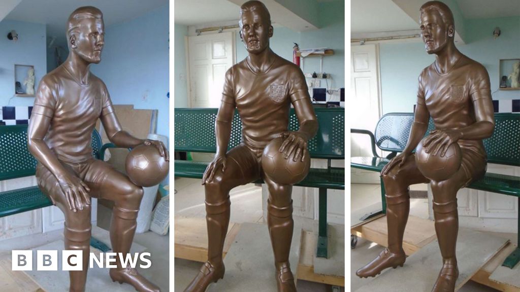 Kane statue revealed before going on display